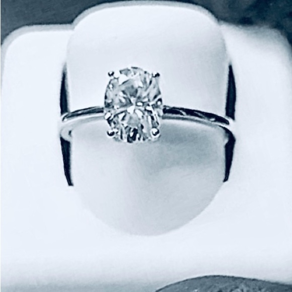 Moissanite Ring size 7